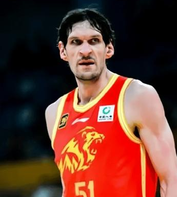 前NBA球员博班：我曾经以为杨瀚森会高于16顺位被选中。前NBA球员博班参加了E