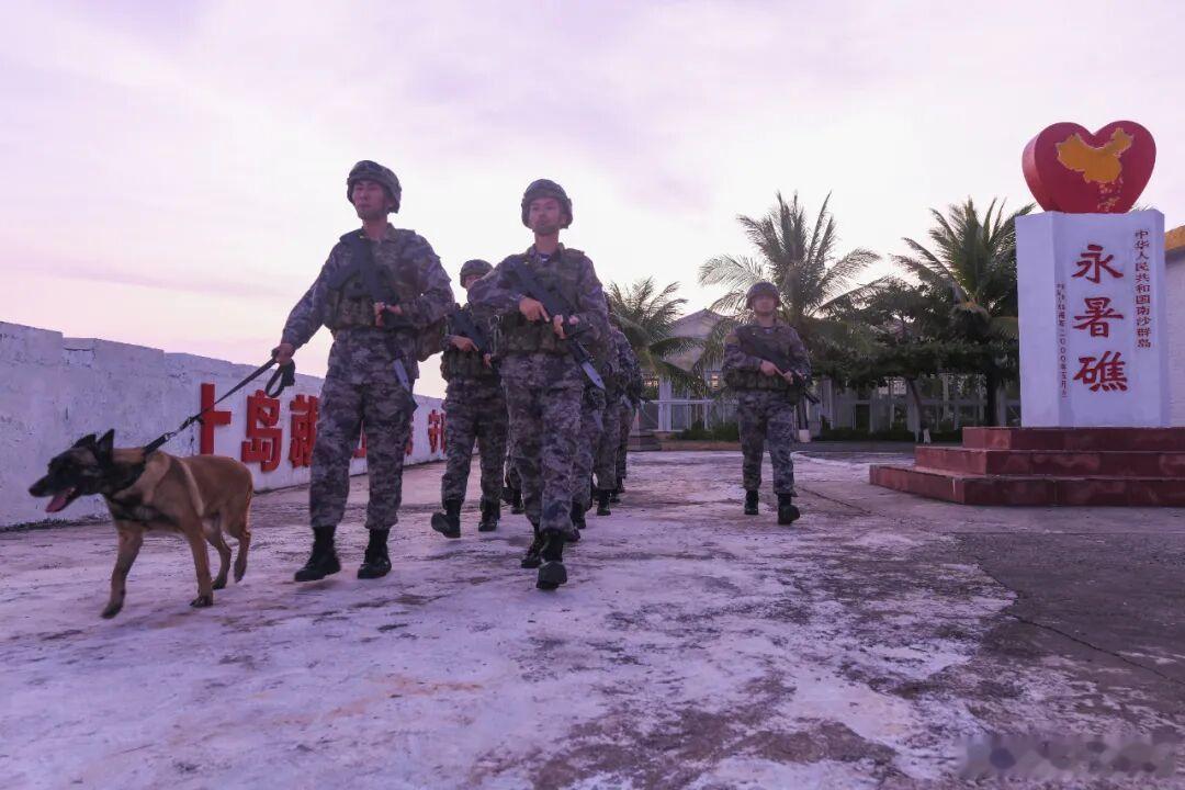 海军南沙守备部队全时三级战备状态，24小时子弹上膛，肩负着维权维稳、保卫海洋权益
