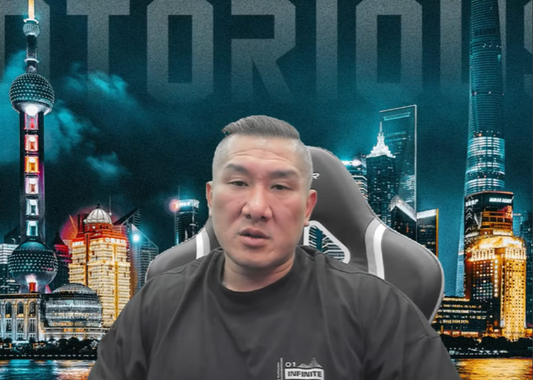 馆长为什么不向黄智贤道歉？馆长前日在节目中向邱毅及王炳忠道歉，统计了下，馆长
