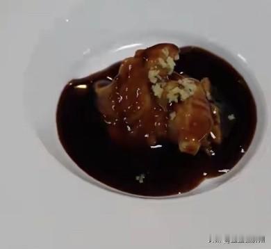 德国总理访问杭州，等到中午吃饭的时候，工作人员端上来一道菜，我实在没忍住笑