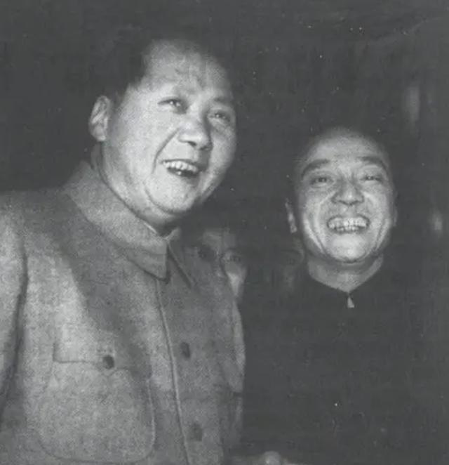 建国之初，毛主席外出视察，有三个人是必须要陪同。第一个是杨尚昆，他是中央办公厅主