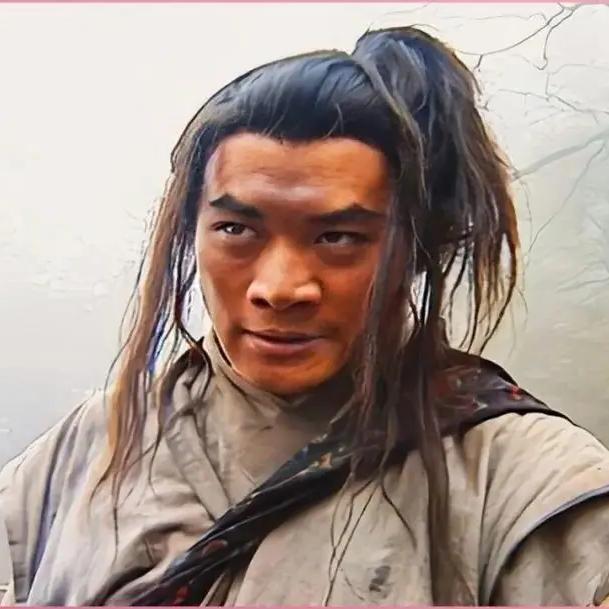 武松比鲁智深厉害，为何甘心在二龙山当老三？只有孙二娘把他看透…二龙山的排位