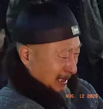 72岁陈佩斯，悲痛发文！8月11日中午，陈佩斯突然更新社交账号，悲痛的发文悼
