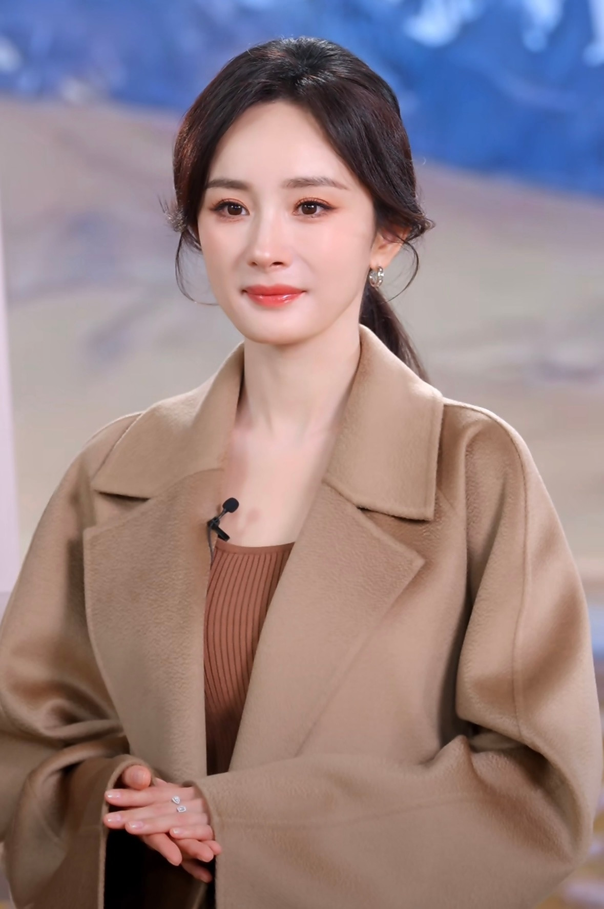 今晚杨幂直播状态太好了！纯无修截图直出，好美好美！好有气质！​