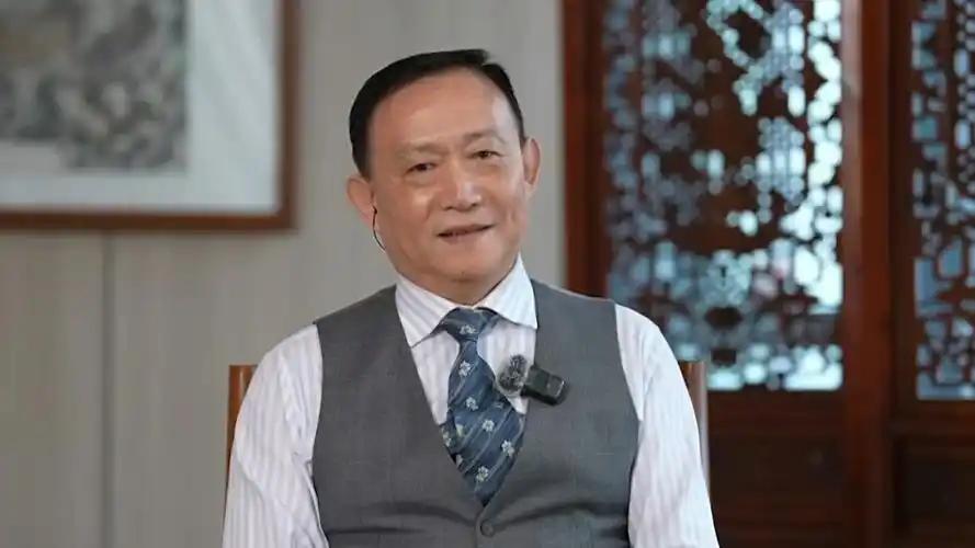 卢麒元喊人民币干到5字头，这事儿到底靠不靠谱？ 8月13日，经济学家卢麒元又