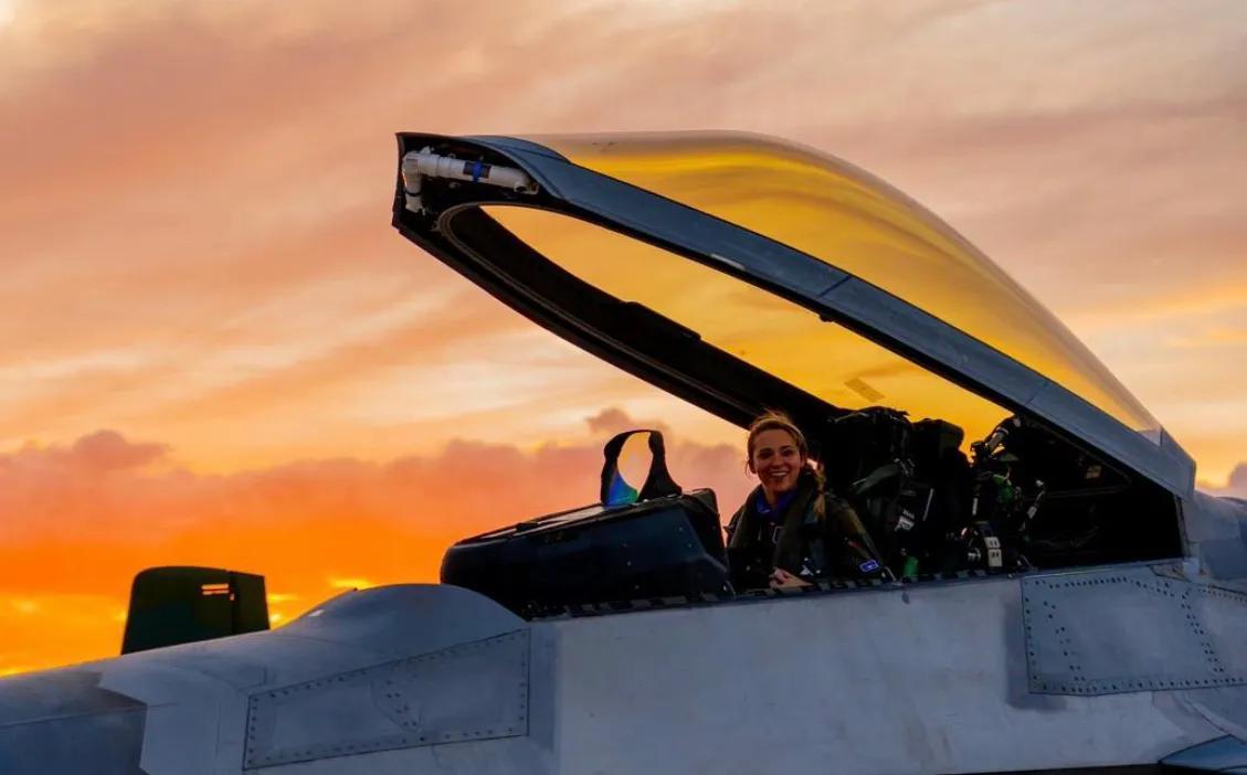 重磅：F-35敏感零部件运输途中疑遭改道香港丢失，五角大楼介入调查。9月18