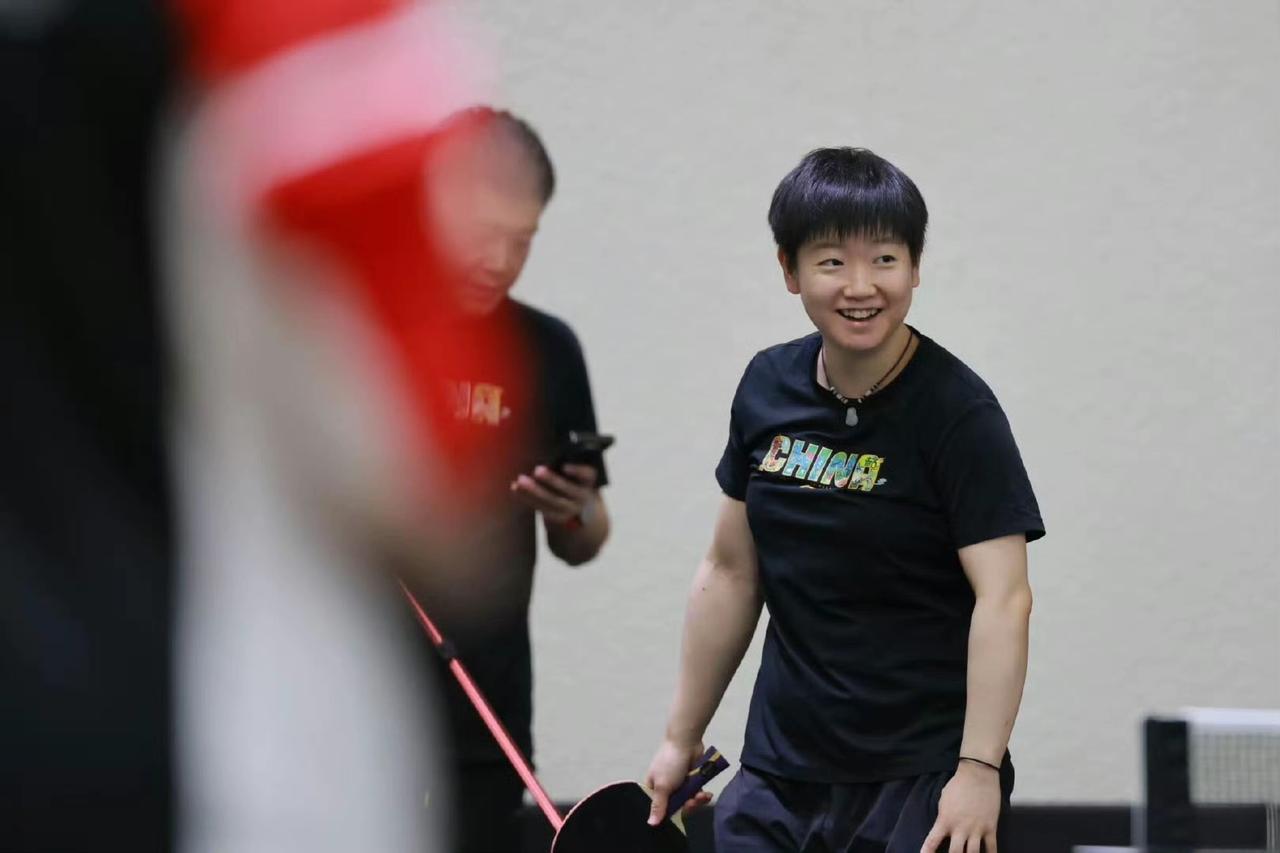 终于看到国乒的孩子们了[笑着哭]，个个这么开心是吃到好吃的东西了吗？[笑着哭]这
