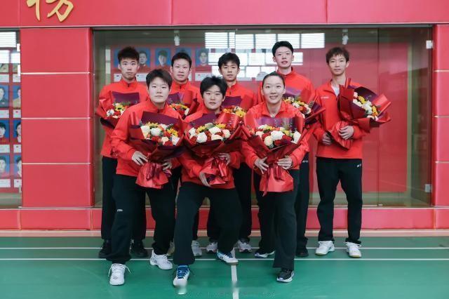 感觉我们的调赛有问题，无论是男双还是女双，世界巡回赛成绩差得不能再差的组合都又进