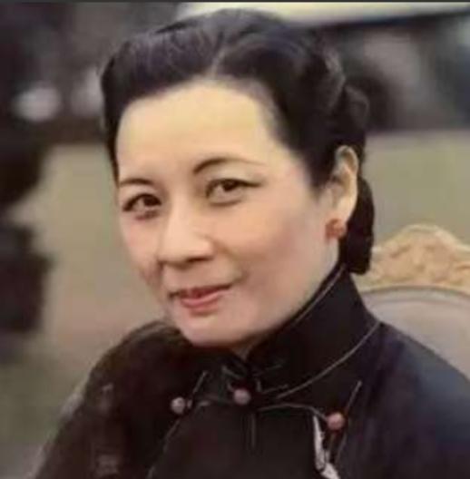 1927年那场轰动民国的婚礼，外界看到的是郎才女貌、门当户对。可谁能想到，这对权