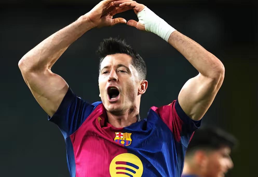 如果莱万是法国人，就没有姆巴佩什么事了，2026年的姆巴佩就要过巅峰期，指望姆巴