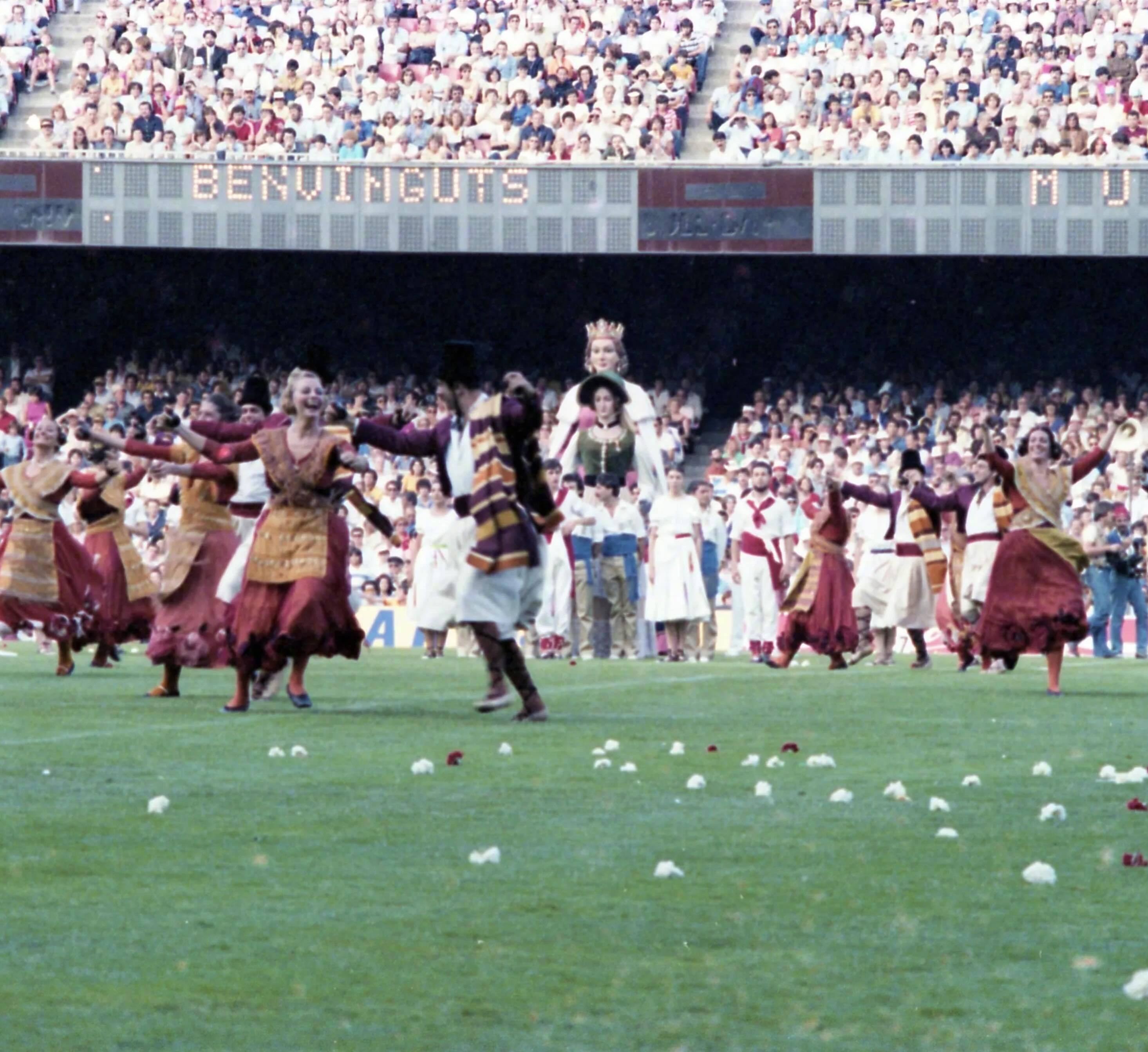 🪽四年又四年！🏟️诺坎普球场曾在1982年承办过西班牙世界杯的揭幕战🇪🇸