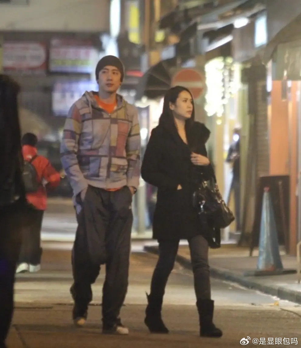 陈慧琳49岁弟弟陈司翰罕露脸，中年发福气质仍儒雅，至今仍未婚育！