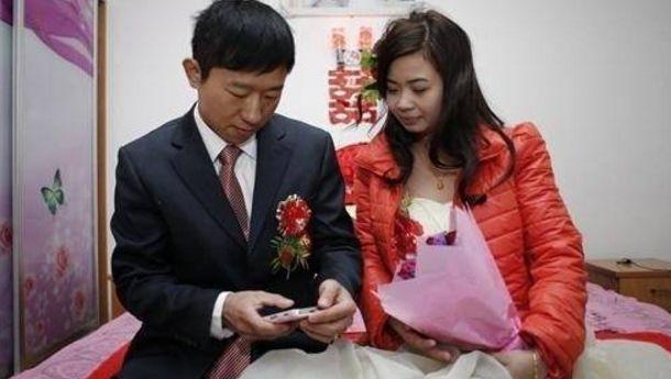 35岁男子借钱娶了二婚老婆, 可一年后, 全家人都住进了医院!