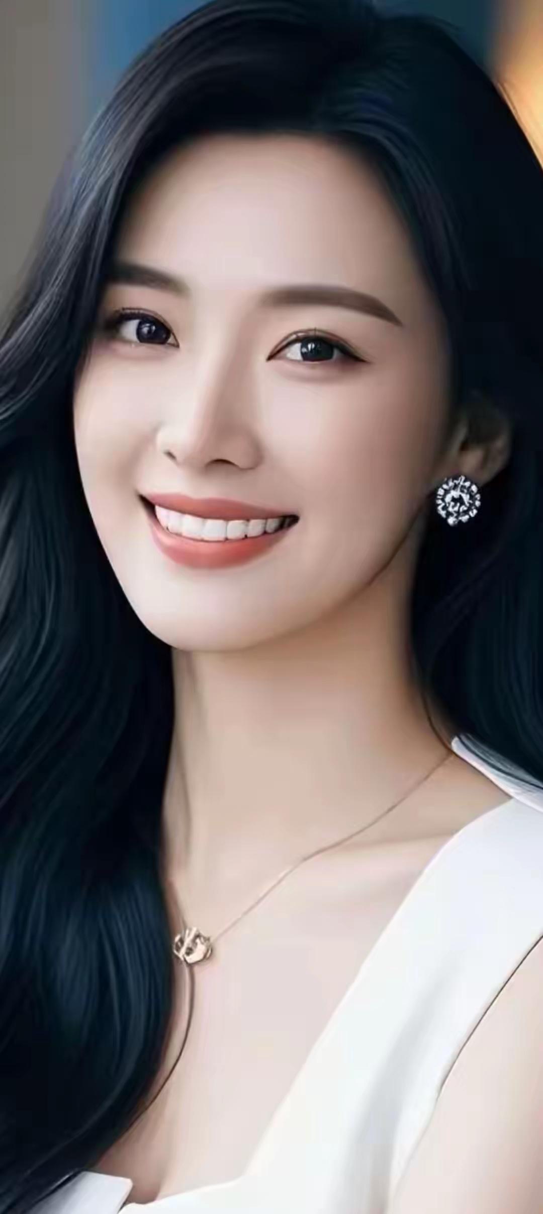 甜美微笑，优雅气质，珠光闪耀，大美了