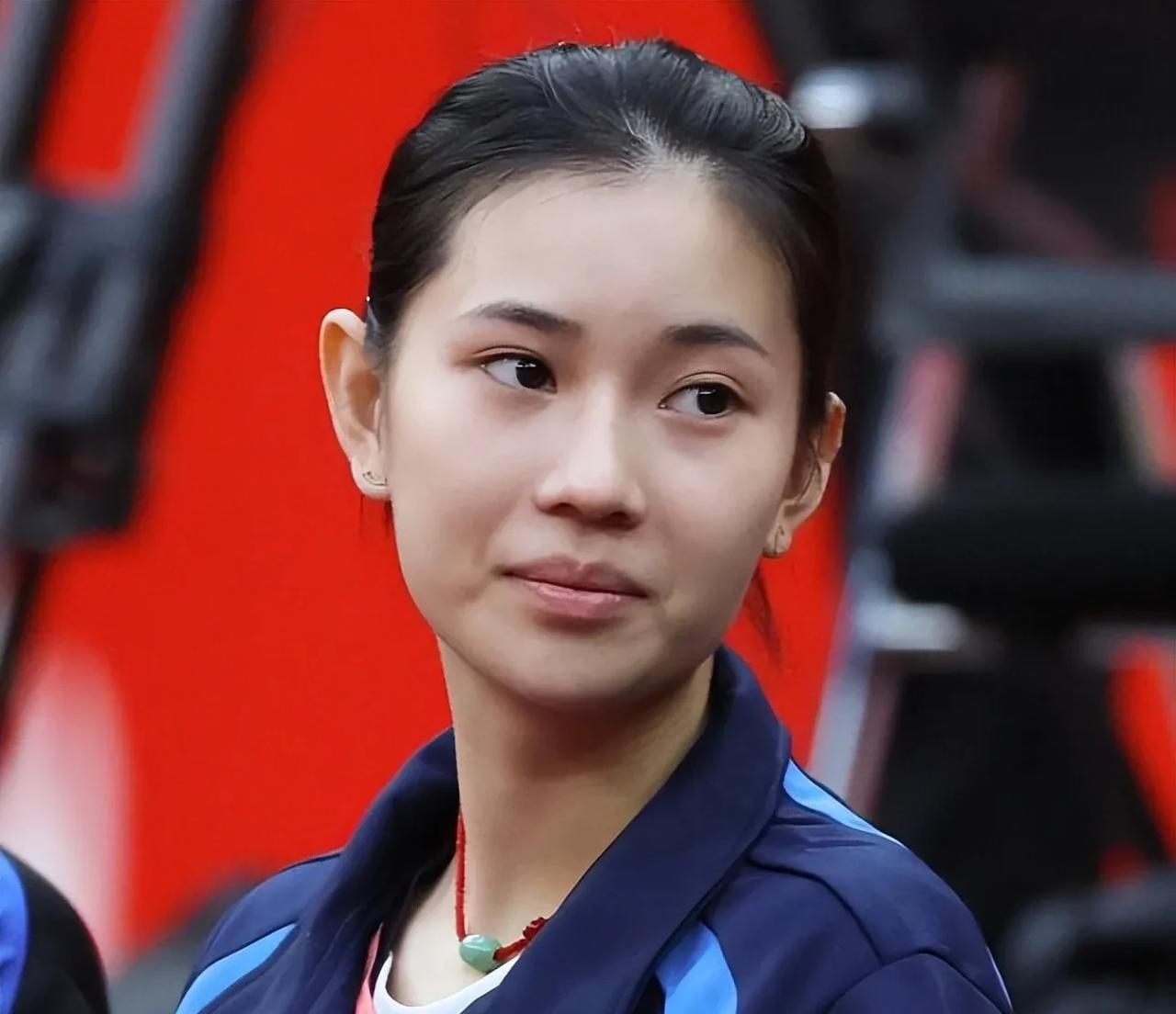 王添艺决胜局一鼓作气，11：5拿下覃予萱，扳平大比分，但华新队今天仍然无法赢球。