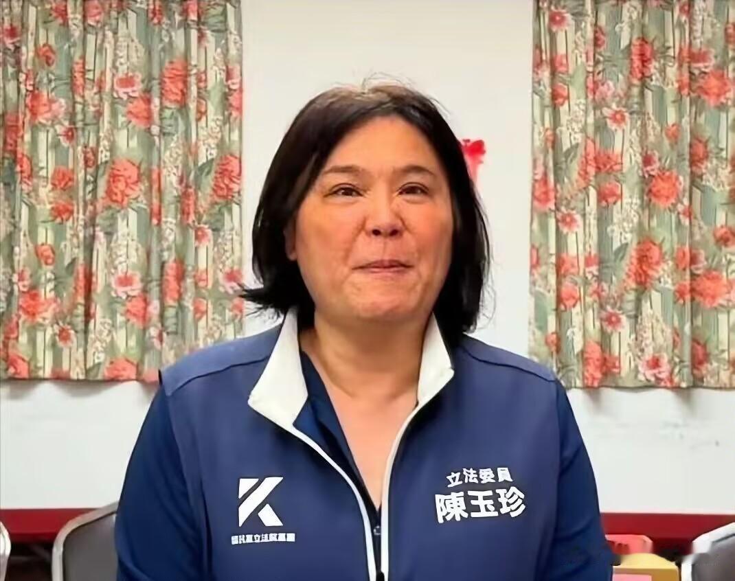 金门县陈玉珍，在海峡论坛上，对着满场的人，不紧不慢地抛出一句话：“希望明年，金门