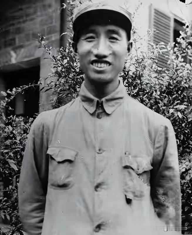 1951年军委一桩隐秘往事：一纸调令差点换帅，一封信保住大局1951年，毛