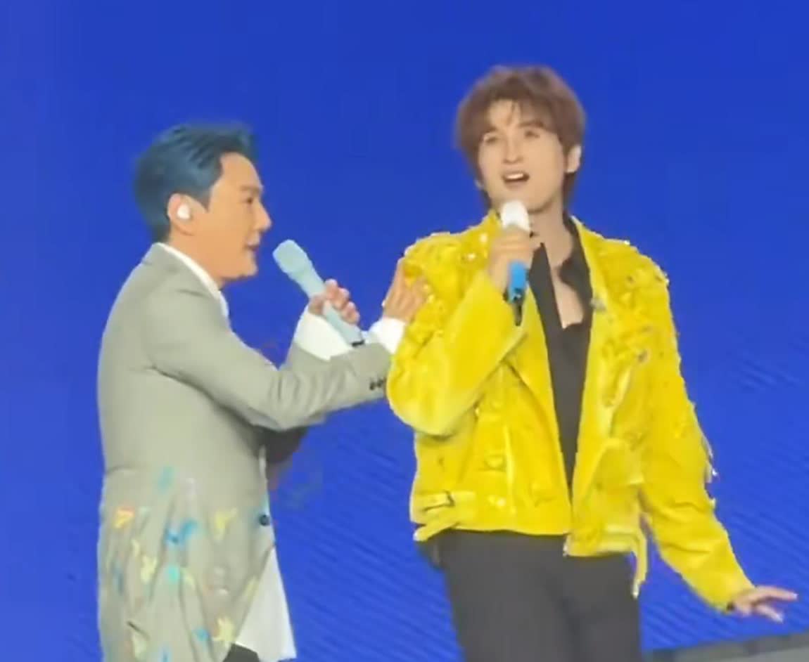 张远演唱会被自己的偶像赶下台。笑死😂。果然是没有人比张远追星更天花板了