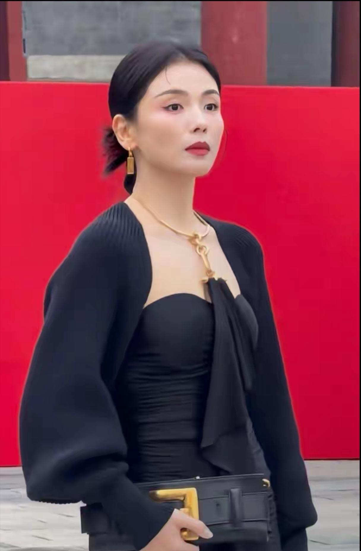 刘涛保养真牛逼啊，感觉比年轻的时候还美，有种清新脱俗的清冷感