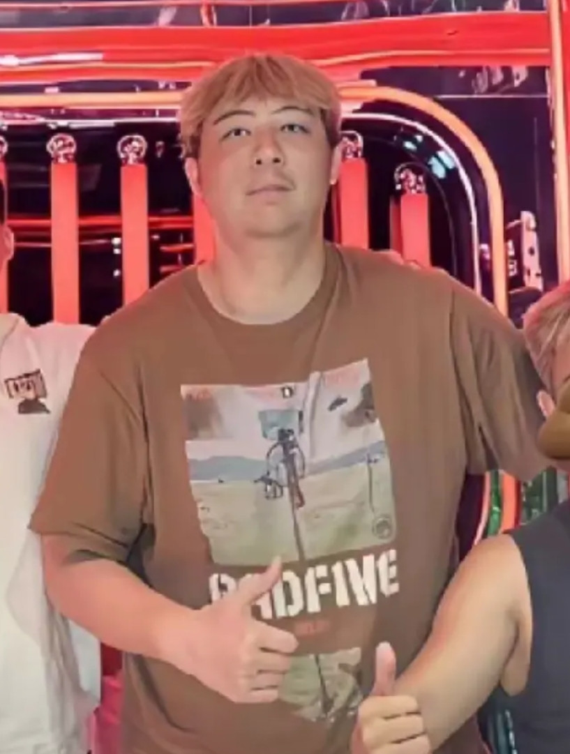 一下子没认出来，原来职业球员和业余选手会相差那么远。刚刚离开广东宏远一年的大池