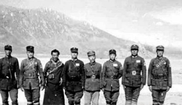 1950年，解放军巡逻边防“生命禁区”时，竟发现在一座岗哨里面居然还驻扎着八名骨