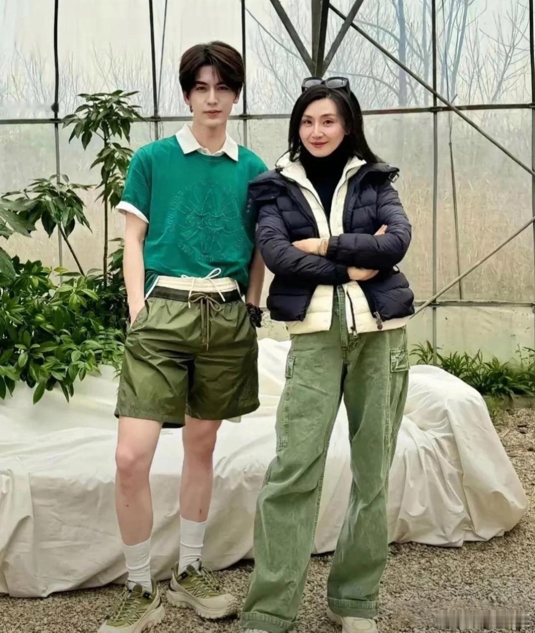 不整容不医美，张凌赫的美貌遗传了妈妈的​​​