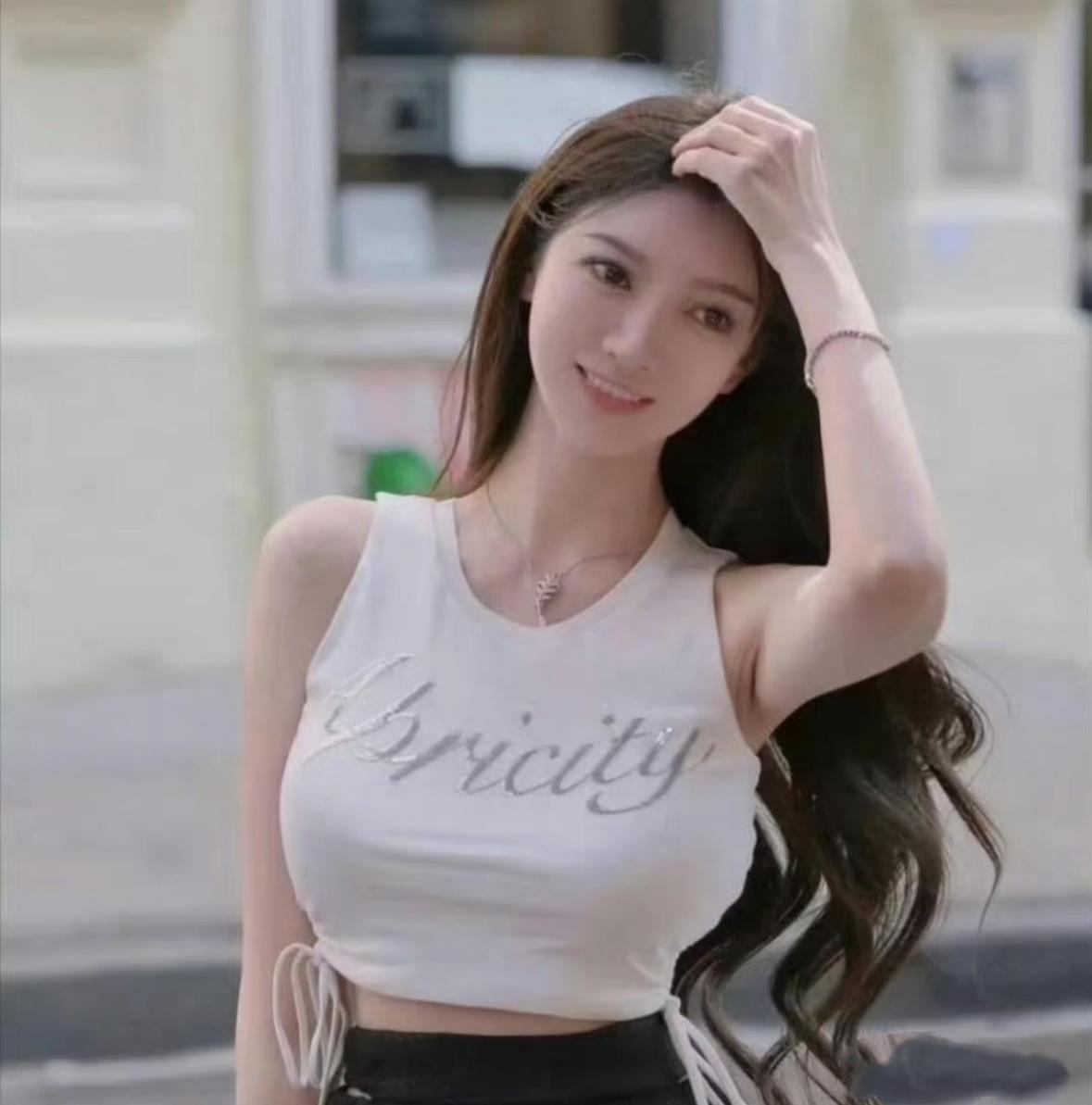 叶柯怕是早就后悔了，跟黄晓明热恋那会儿，她就该明白，自己走错了最关键的一步，