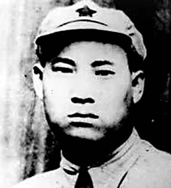 红十军团只存在了几个月，人不多，仗没打赢，最后几乎全军覆没。可现在翻史料，总绕不