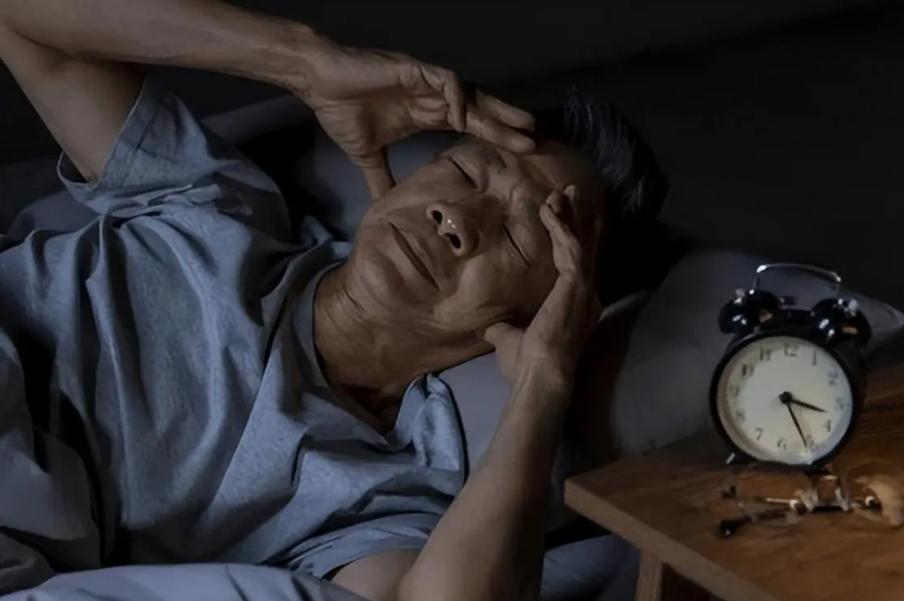“8小时睡眠论”是错的？65岁以后，每天睡多久好？告诉你答案赵阿姨已经65