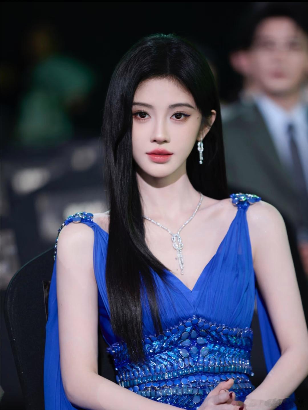 1.截至2026年，鞠婧祎是新晋官宣代言数量最多的女艺人，手握8个全球代言，数