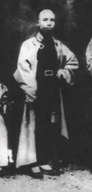 1898年谭嗣同于菜市口英勇就义他永远不知道自己的后人多让人心疼。谭嗣同