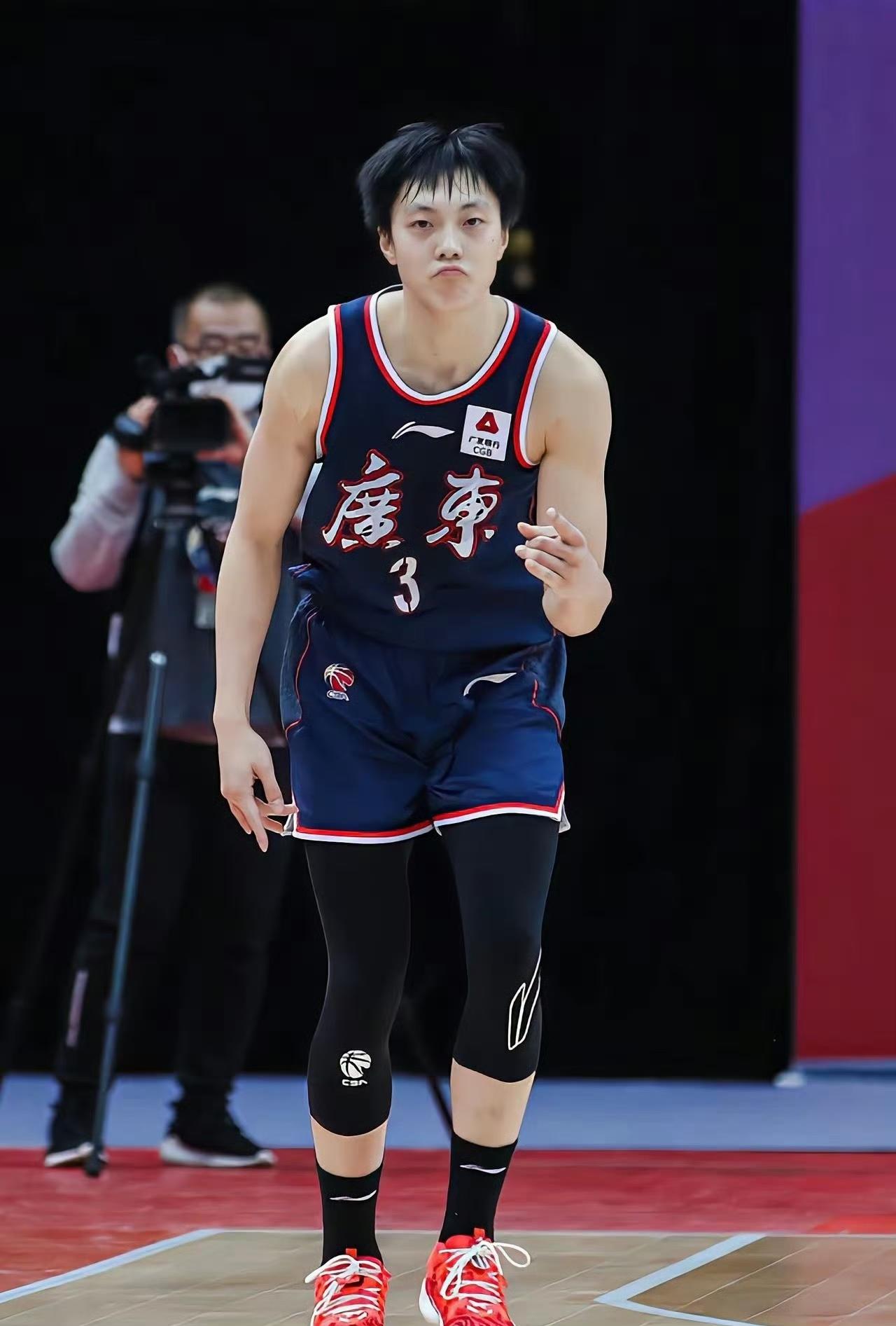 丢人现眼啊😡，广东73-113输上海多达40分！一战打出了2个无可争议的事