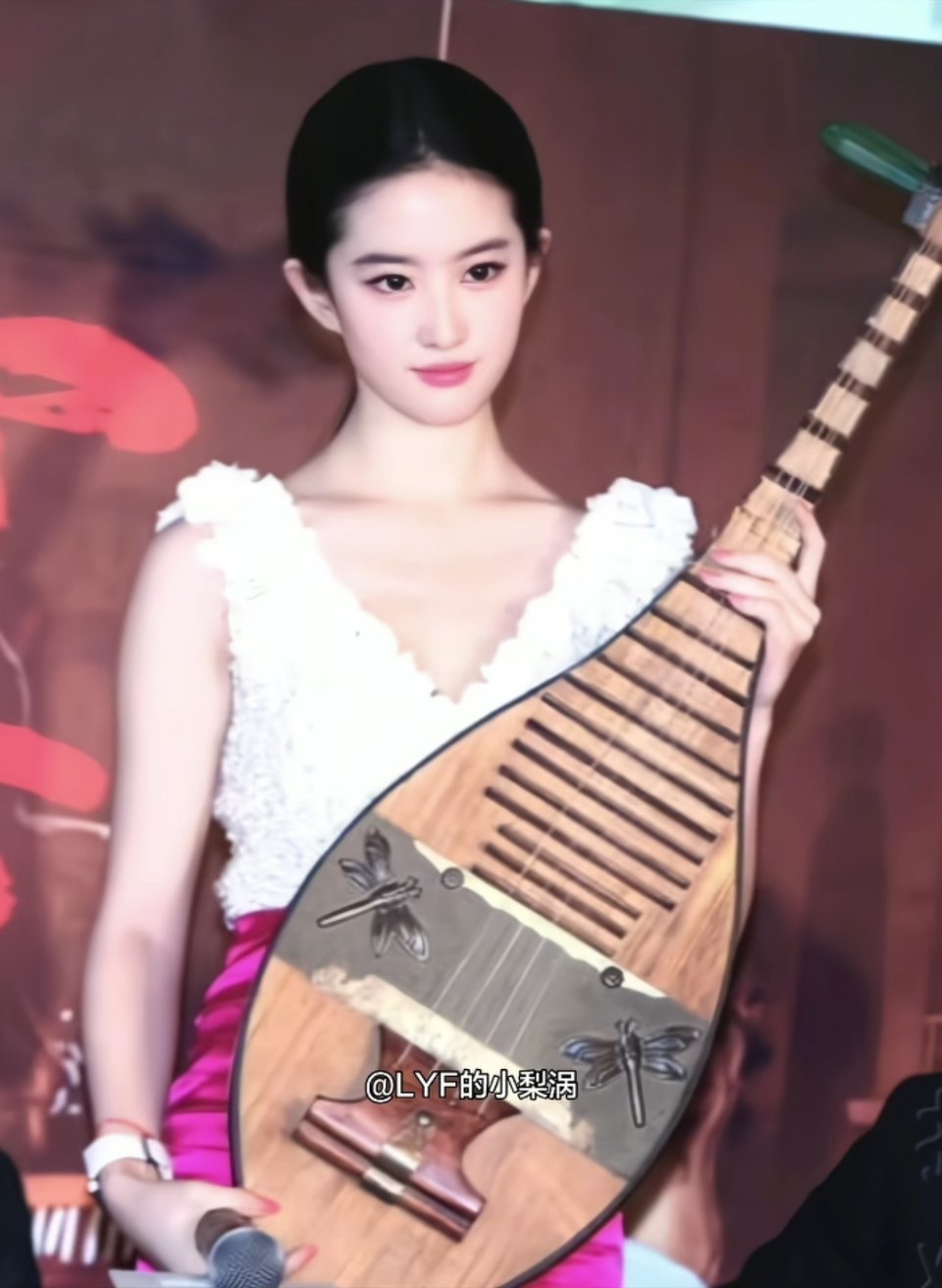 刘亦菲不愧是美成形容词的女人，越考古越惊艳