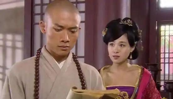 高阳公主和和尚辩机的私情败露后，唐太宗李世民大怒，下令腰斩辩机。高阳来到刑场，哀