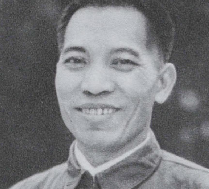 1979年，我军攻打越军炮台，打了100多发炮弹，都没有攻破，这时，一个炊事员跑