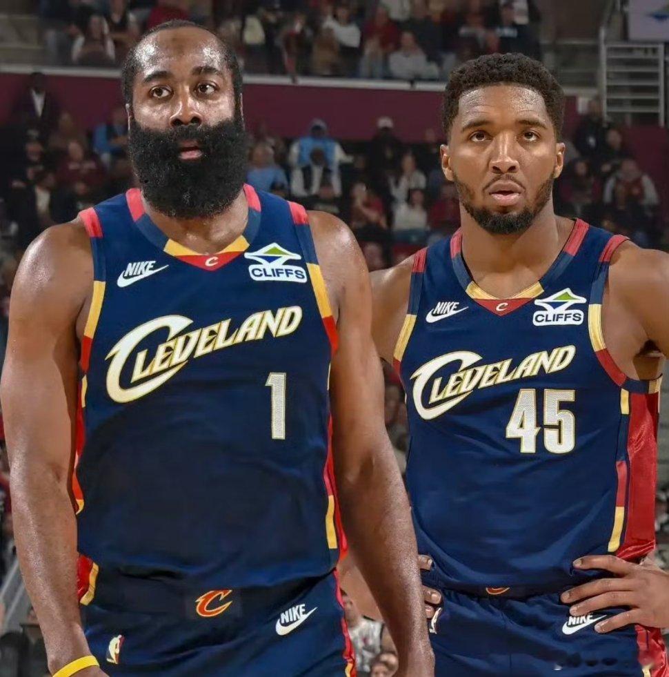 哈登首秀激活骑士！132-126胜国王众将数据太扎眼早八看骑士力克国王，哈登