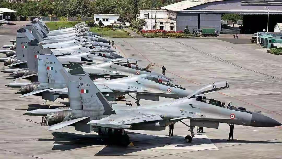 去年参战，订单爆增？到今年年初，枭龙确认订单超150架，意向或破200。中小国家