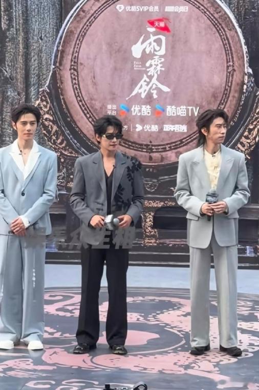 杨洋算美男子，帅是帅.但在些剧里身高总是被秒得像小个子...