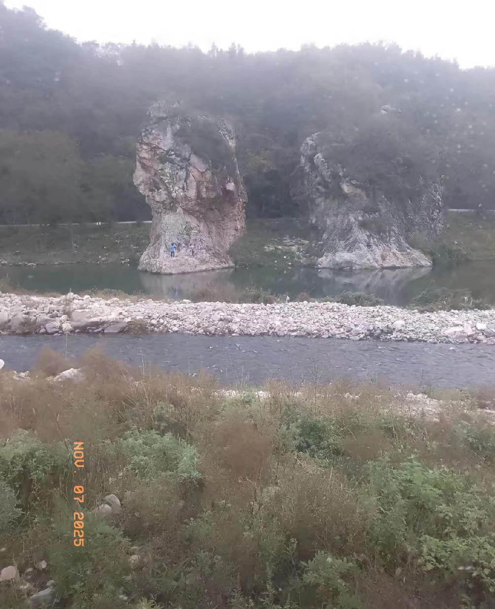 别把血溅了我的披风！中美关税战暂停了。显然中国没有借有利态势，痛下杀手，而是放