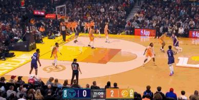 三球这投篮姿势是真难看……怎么看也觉得别扭啊？一个非常规的投篮动作被他愣是当成