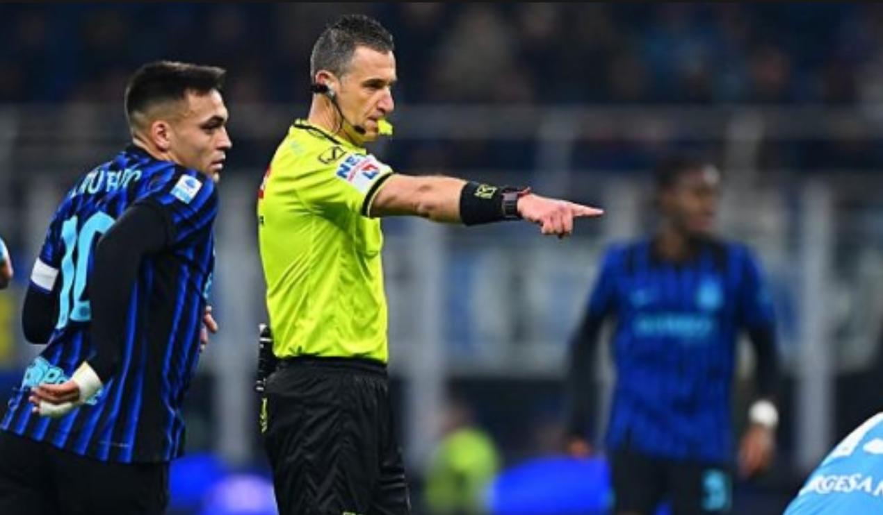 意大利《米兰体育报》继续跟进裁判指派人罗基的调查案，媒体用自问自答的方式，介绍了