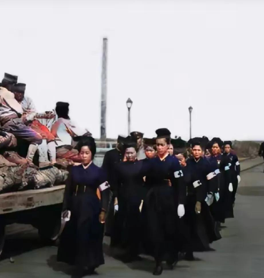 1904年，日本运输船向前线运送女医护人员和战略物资到大连。当时日本和俄国为了争