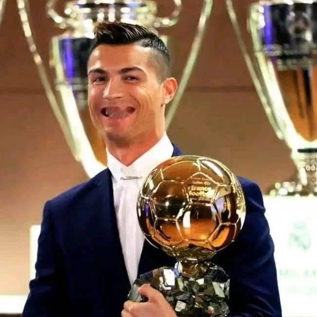 德佬：历史最佳是C罗，未来会投资他的球队！最近那不勒斯主席德劳伦蒂斯接受媒体采