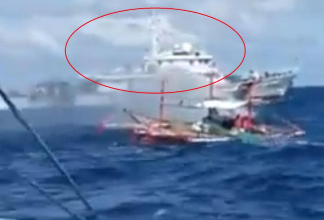 中国对菲律宾动手，果断开炮菲律宾海岸警卫队今天（12月13日）以颠倒黑白、贼