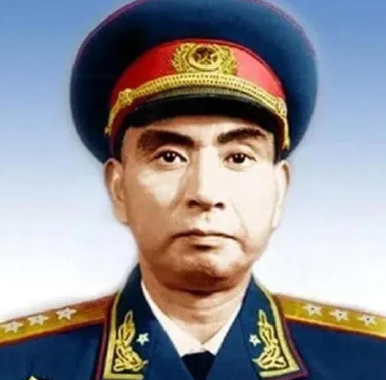 1958年，志愿军司令杨勇刚刚回国，1位老部下就打来电话，说：“老首长，因为