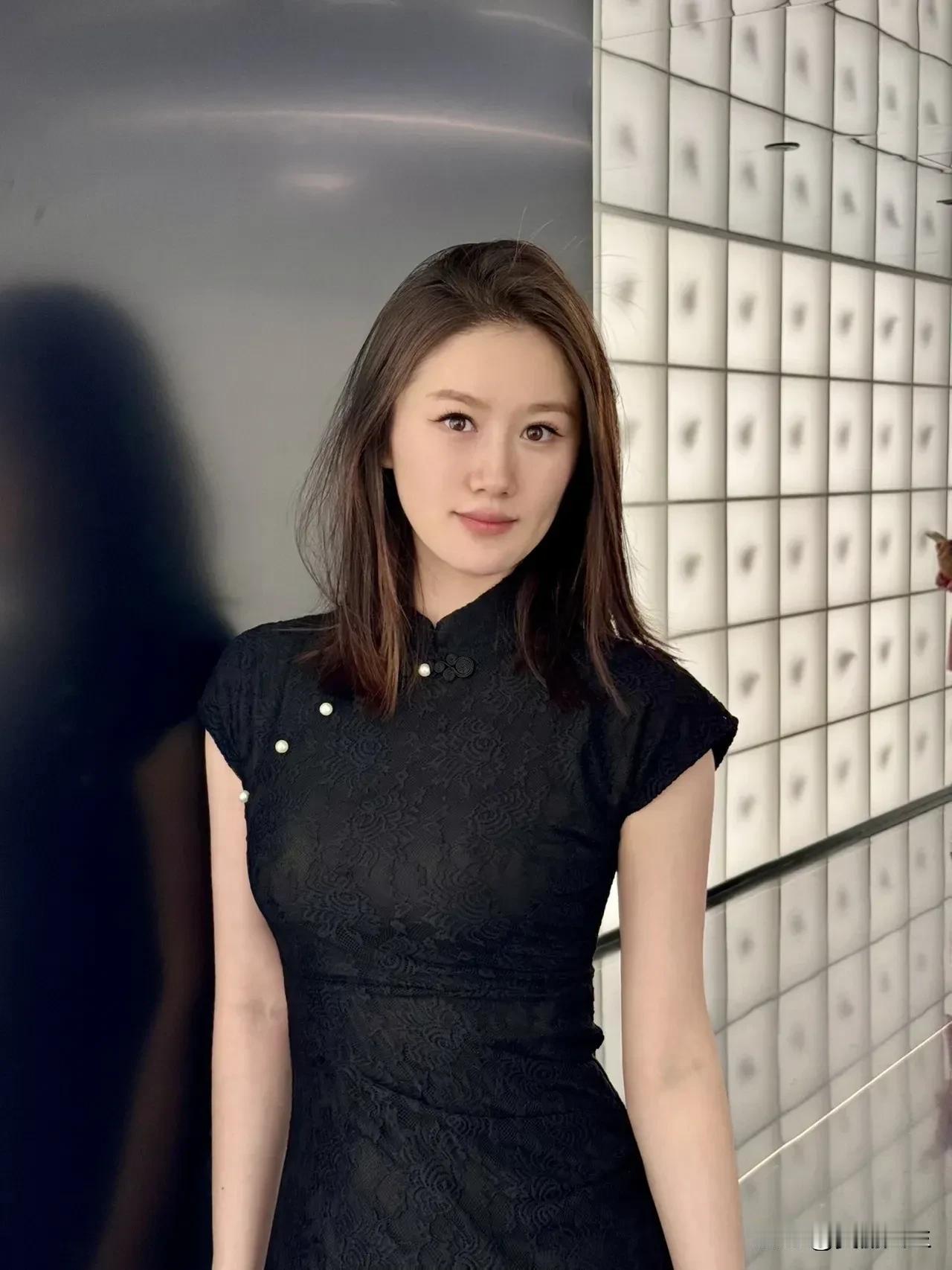 古木参天碧水潺，秋来池影照人闲～———上海五大名园之醉白池