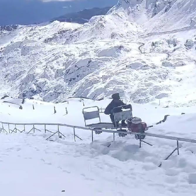 印度陆军第四军自主研发了一套高海拔单轨系统，以提升在高海拔地区的作战能力。