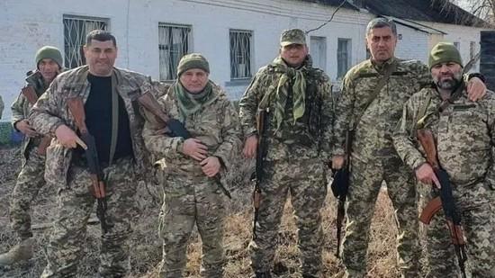 前线外籍士兵激增，乌克兰本土兵源承压。俄乌冲突持续四年多，长期高强度作战带