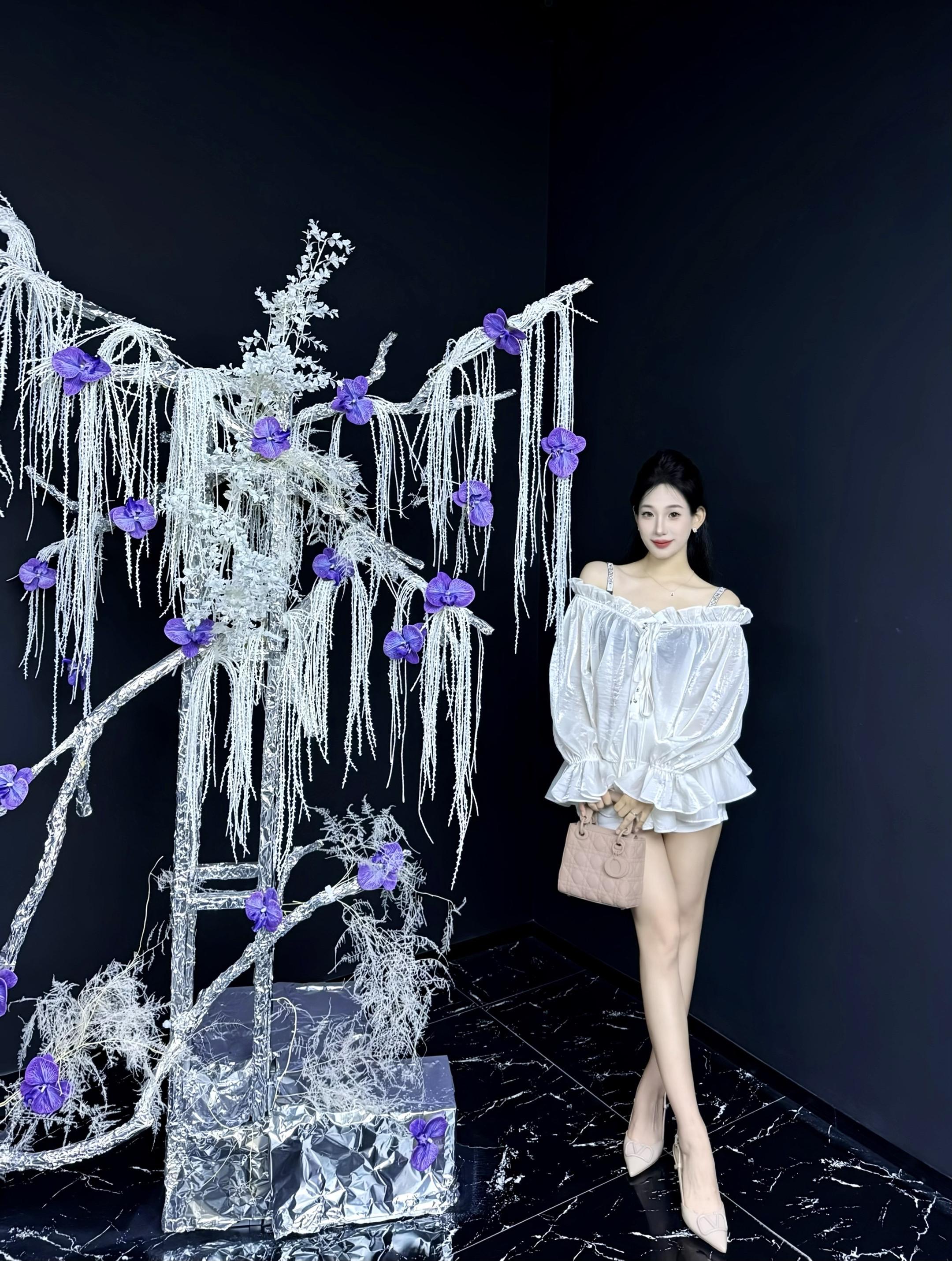 不花你钱的女人 不缺钱 更不缺你