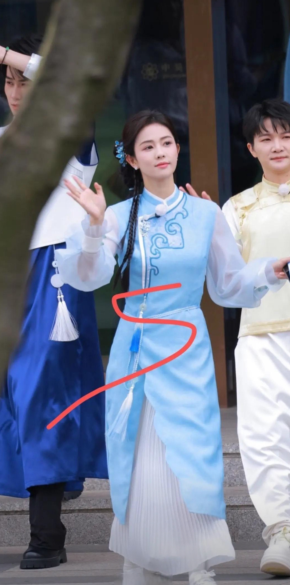 跑男最开始玩游戏都是普通的运动服现在有点像时装秀​​​